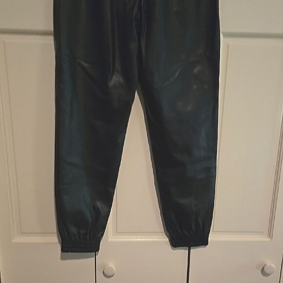 Womens PLEATHER Black Jogger Pants. NWOT! - Picture 8 of 8
